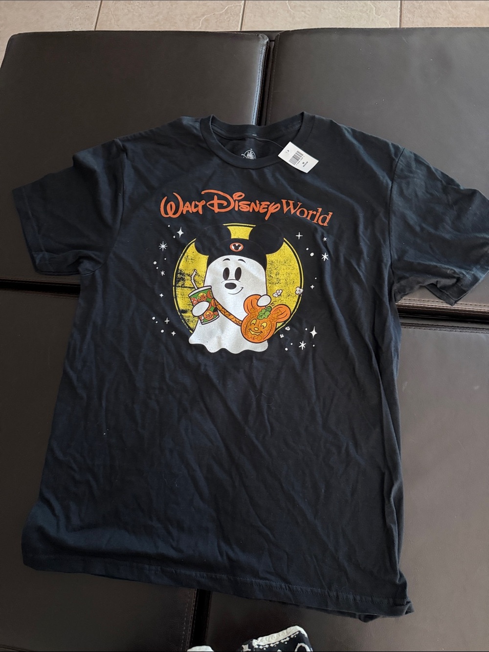 Mickey Mouse Tee Halloween Disney World Unisex Medium T-Shirt Collectible‎ NWT